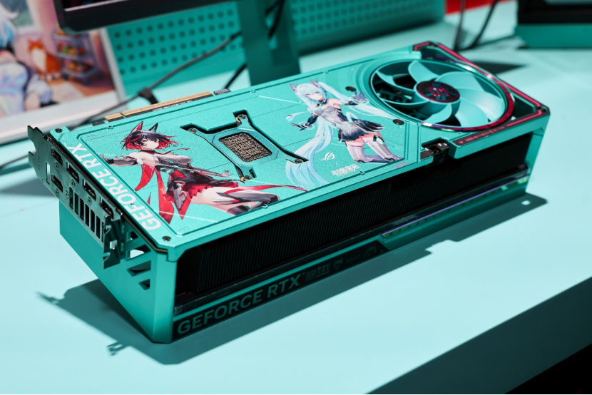 颜值与实力并存！ROG夜神RTX5080 RO姬x初音未来版显卡