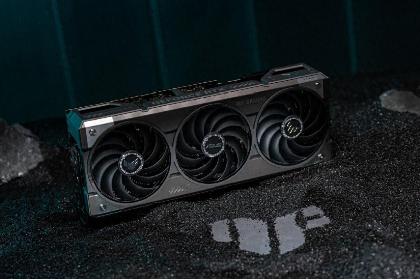 DLSS4强劲战力！华硕TUF GAMING 5070显卡