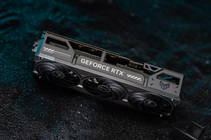 DLSS4强劲战力！华硕TUF GAMING 5070显卡