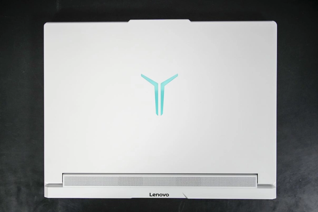 AMD 锐龙9 9955HX与英特尔酷睿Ultra 9 275HX，谁才是玩家的“帧香”选择？