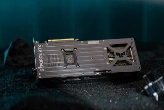 DLSS 4.5与RTX Remix生态升级  华硕RTX5070显卡尽享全新技术