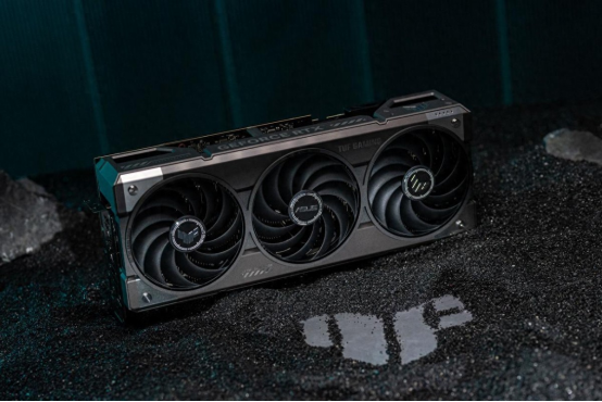 DLSS 4.5黑科技降临！华硕显卡硬实力开启性能巅峰