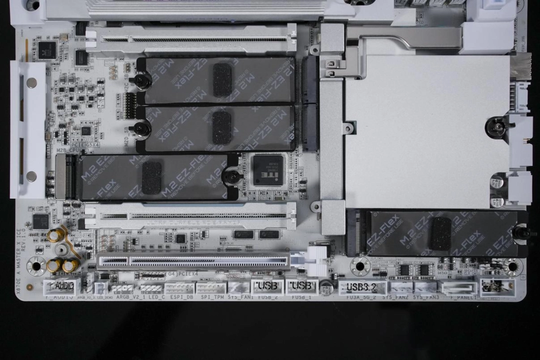 AMD 锐龙7 9850X3D首发评测：站在巨人的肩膀上更快更强