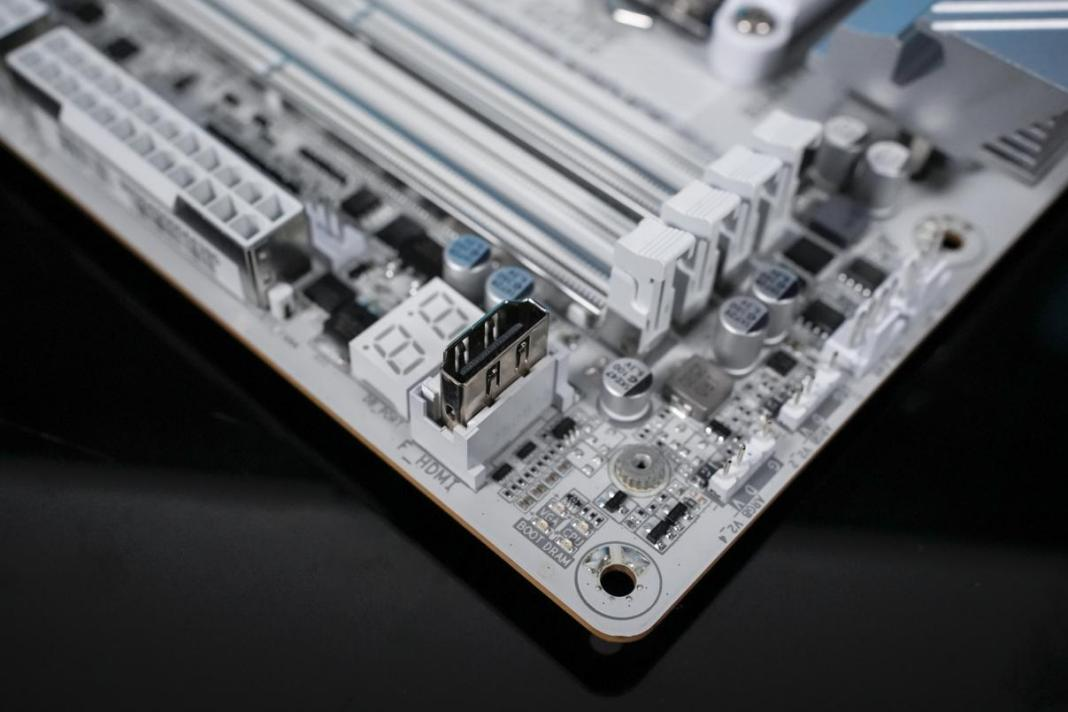 AMD 锐龙7 9850X3D首发评测：站在巨人的肩膀上更快更强