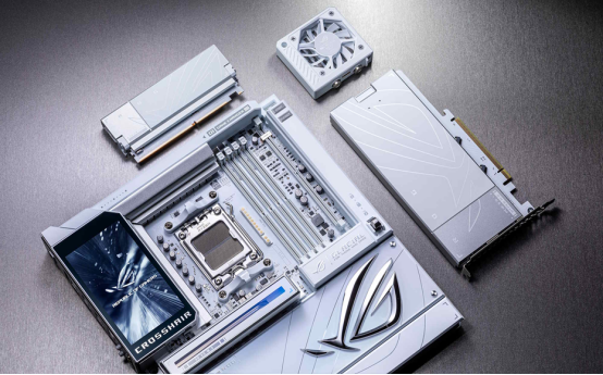 ROG X870E GLACIAL主板获CES2026创新奖，华硕AMD 800系新品发布