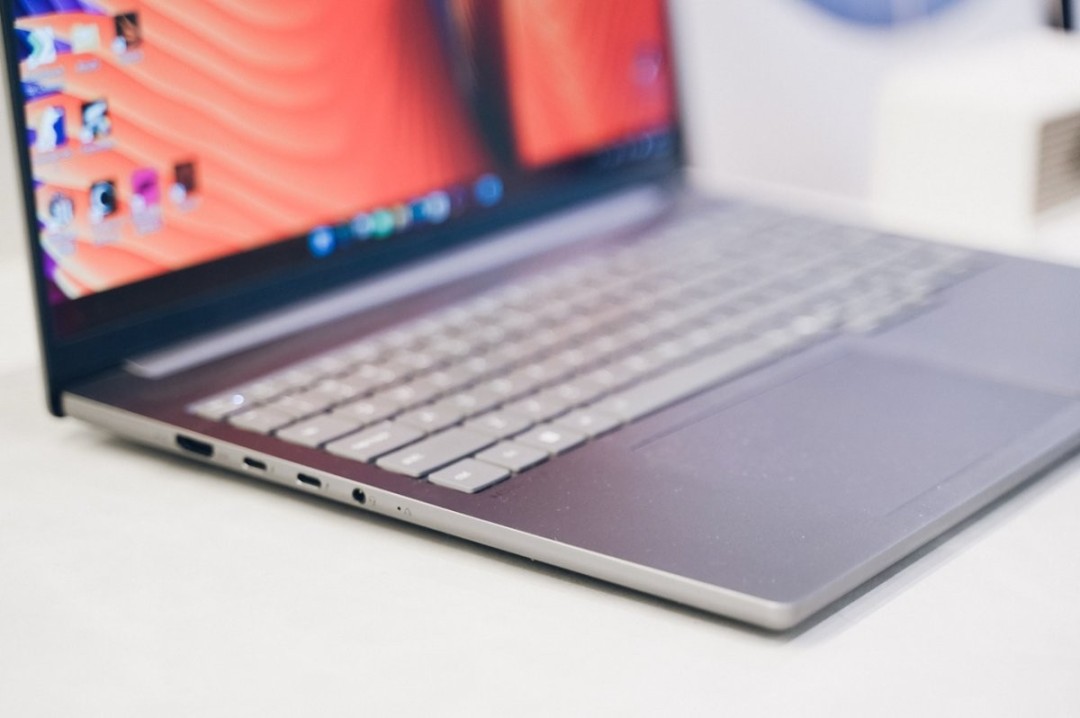 实测一台续航超20小时的笔记本，竟然还能玩3A游戏？！