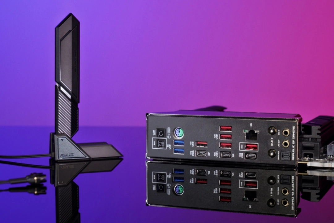 华硕ROG X870E APEX主板助9850X3D创4项超频纪录