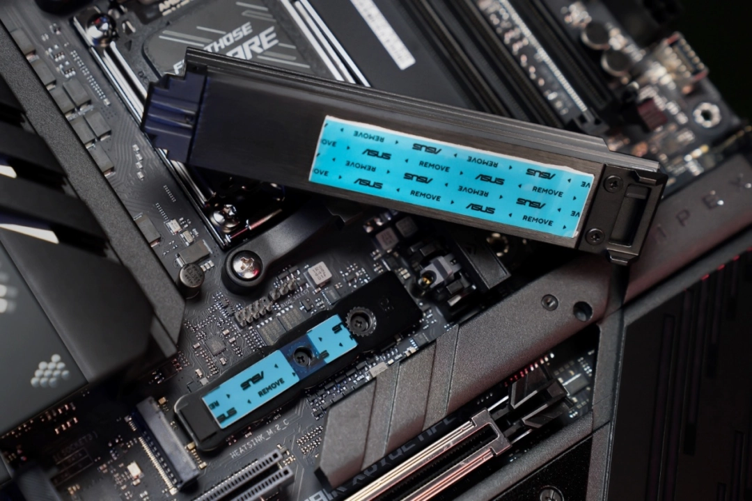 华硕ROG X870E APEX主板助9850X3D创4项超频纪录