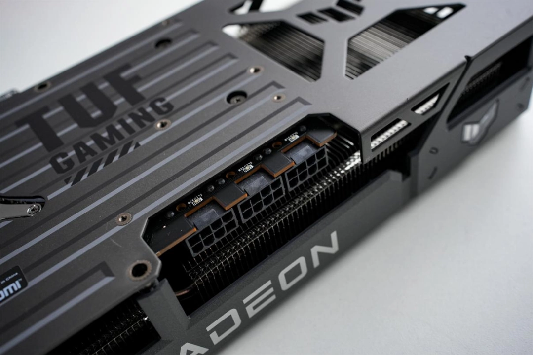 性能与价格全方位匹敌RTX 5070 Ti？RX 9070 XT才是当之无愧的4K游戏首选！