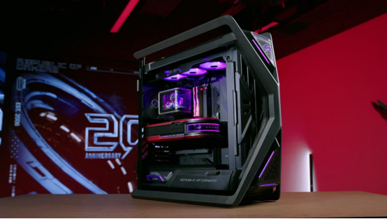 满级旗舰战力！ROG MATRIX 骇客5090D V2显卡30周年纪念版登场