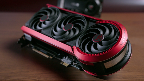 满级旗舰战力！ROG MATRIX 骇客5090D V2显卡30周年纪念版登场