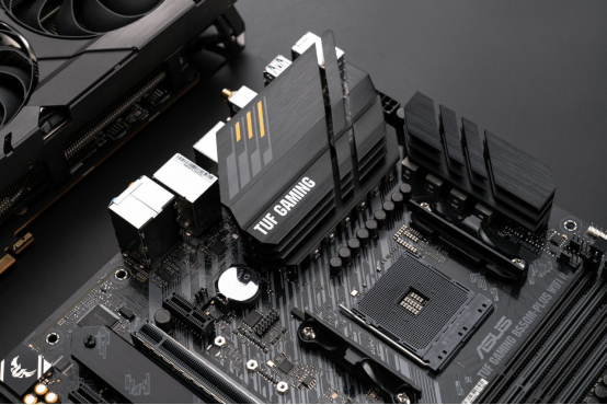 5500X3D装机首选华硕B550重炮手WIFI二代主板