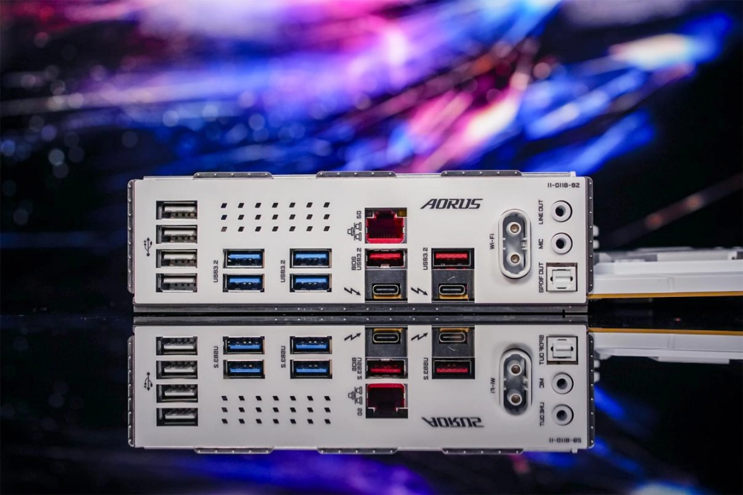 显卡危机？技嘉Z890主板配技嘉RTX 5060 Ti，即可带你高帧光追畅游浣熊市