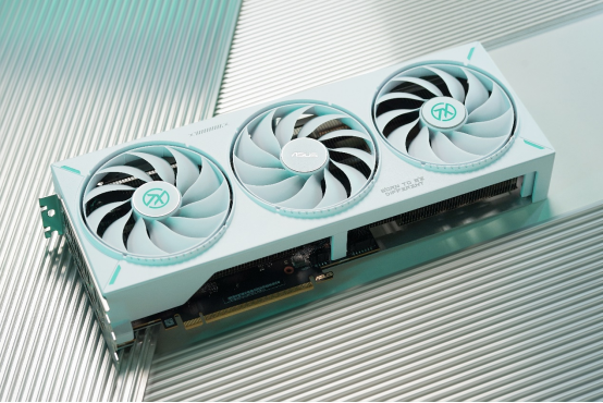 华硕RTX50系显卡路径追踪+DLSS4最高画质畅玩《生化9》