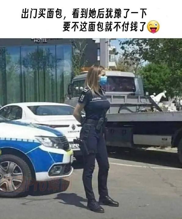 周一内涵囧图云飞系列 美女头发扎起来还挺可爱！