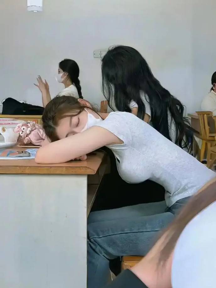 3DM輕松一刻第1457期 美女看起來很好騙的樣子