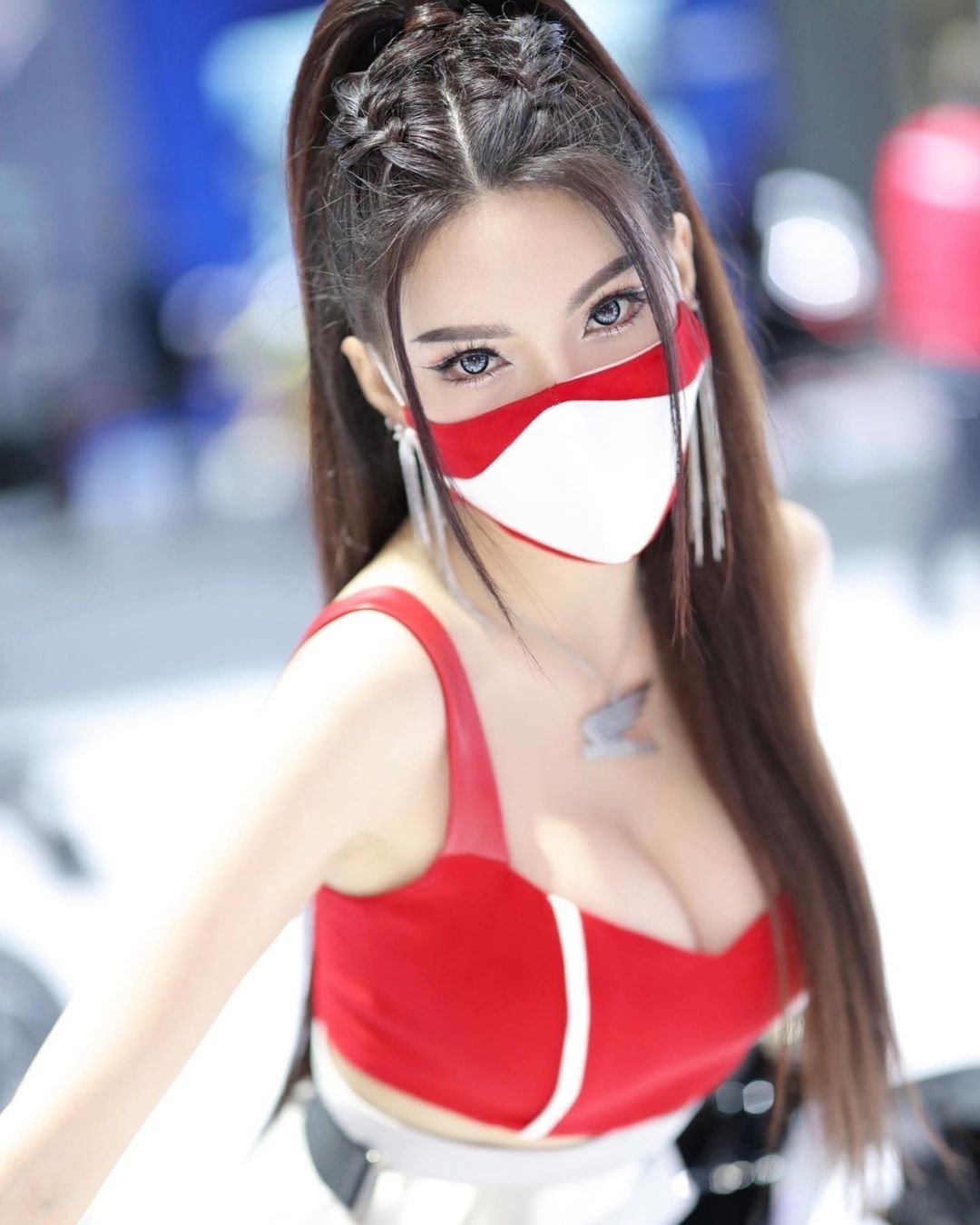 泰國(guó)美女Saesim福利圖欣賞！肌膚白嫩大長(zhǎng)腿迷人