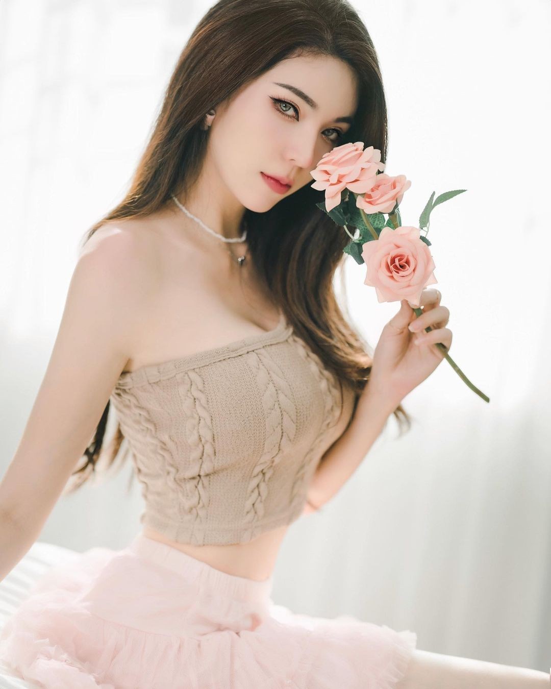 泰國(guó)美女Saesim福利圖欣賞！肌膚白嫩大長(zhǎng)腿迷人