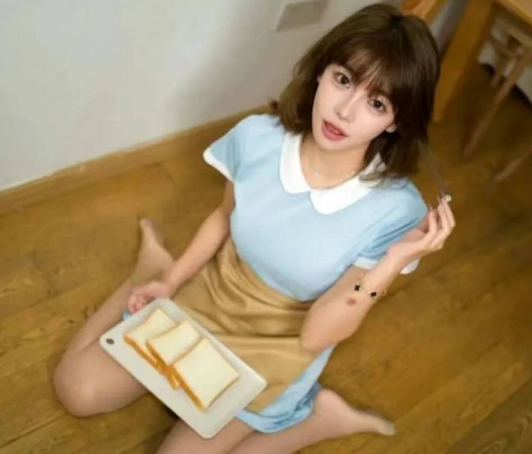 周五福利囧圖云飛系列 美女穿這么性感想去哪兒？