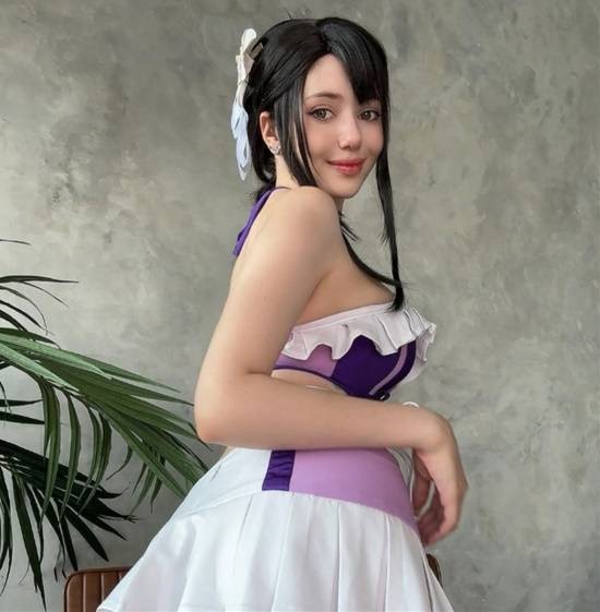 俄羅斯美女Cos泳裝蒂法 性感好身材呼之欲出！