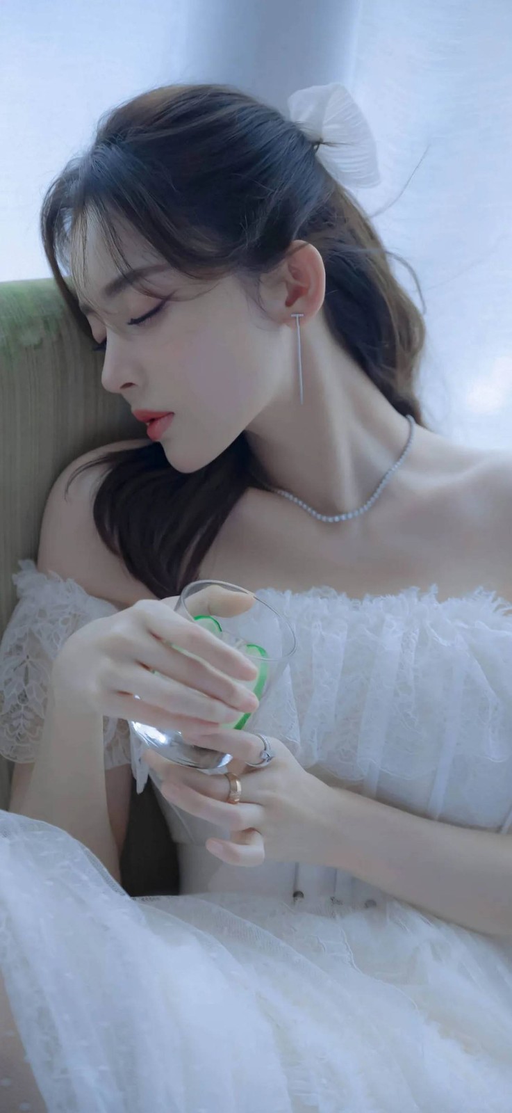 周一內涵囧圖云飛系列 美女為何在自己家還戴口罩
