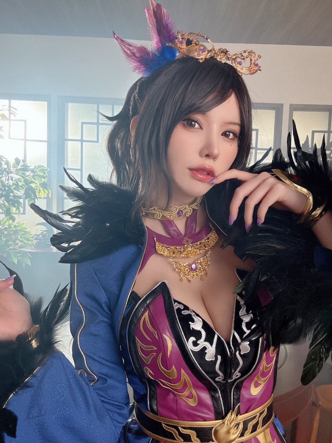 日本美女Enako《怪猎荒野》刺花蜘蛛套 精致容颜养眼