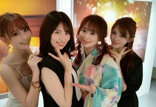 周五福利囧圖云飛系列 餐廳有美女跳舞何愁沒生意