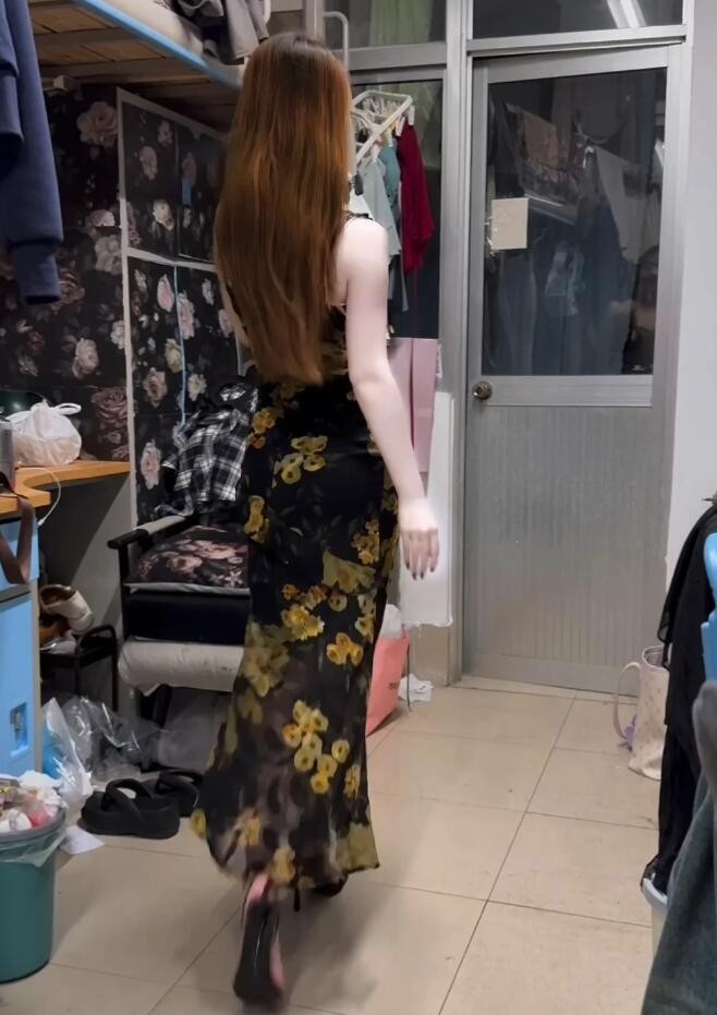 周五福利囧圖云飛系列 餐廳有美女跳舞何愁沒生意