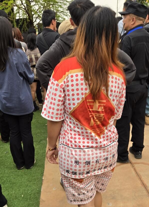 周五福利囧圖云飛系列 餐廳有美女跳舞何愁沒生意