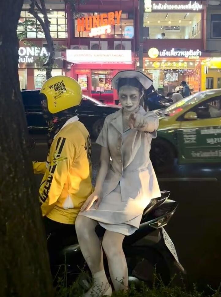 周五福利囧圖云飛系列 餐廳有美女跳舞何愁沒生意
