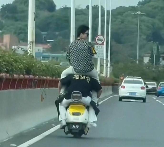 3DM輕松一刻第1468期 女生的肚子這么神奇的嗎？