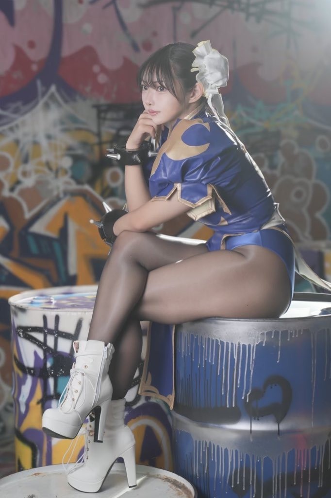 日本美女Cos《街霸》春麗美圖 黑絲大粗腿太對味了