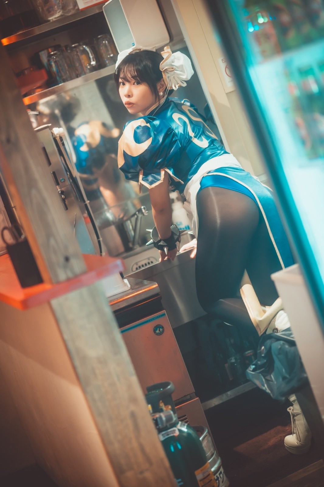 日本美女Cos《街霸》春麗美圖 黑絲大粗腿太對味了