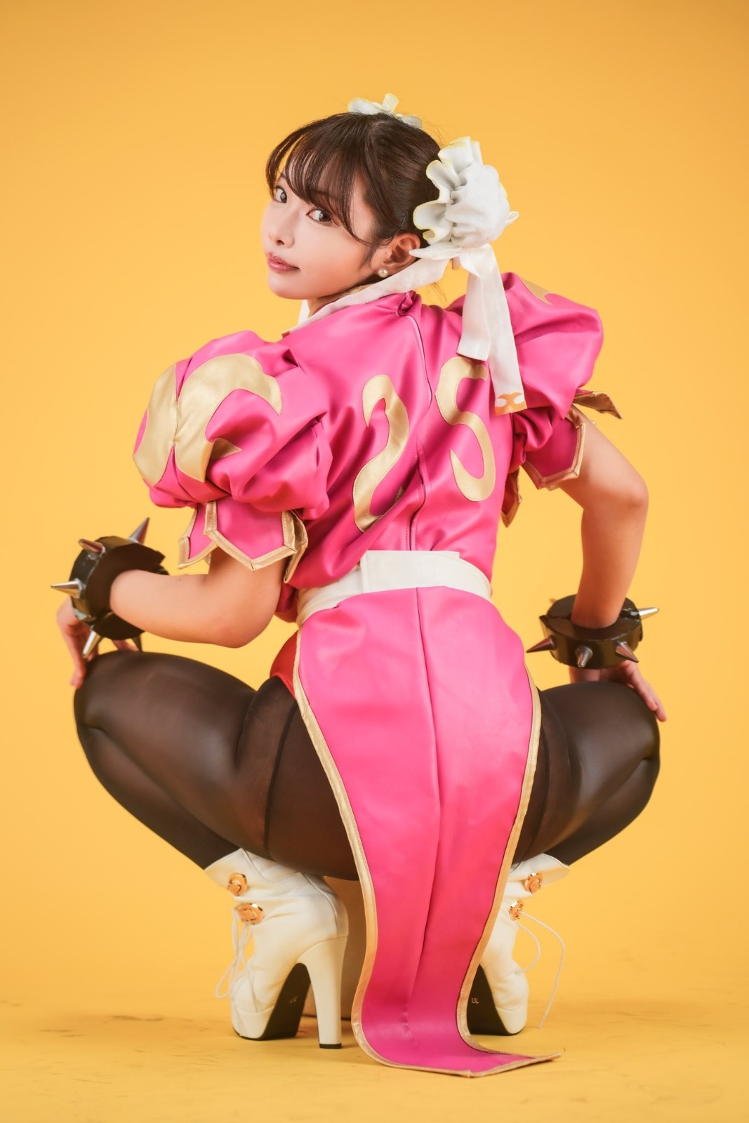 日本美女Cos《街霸》春麗美圖 黑絲大粗腿太對味了