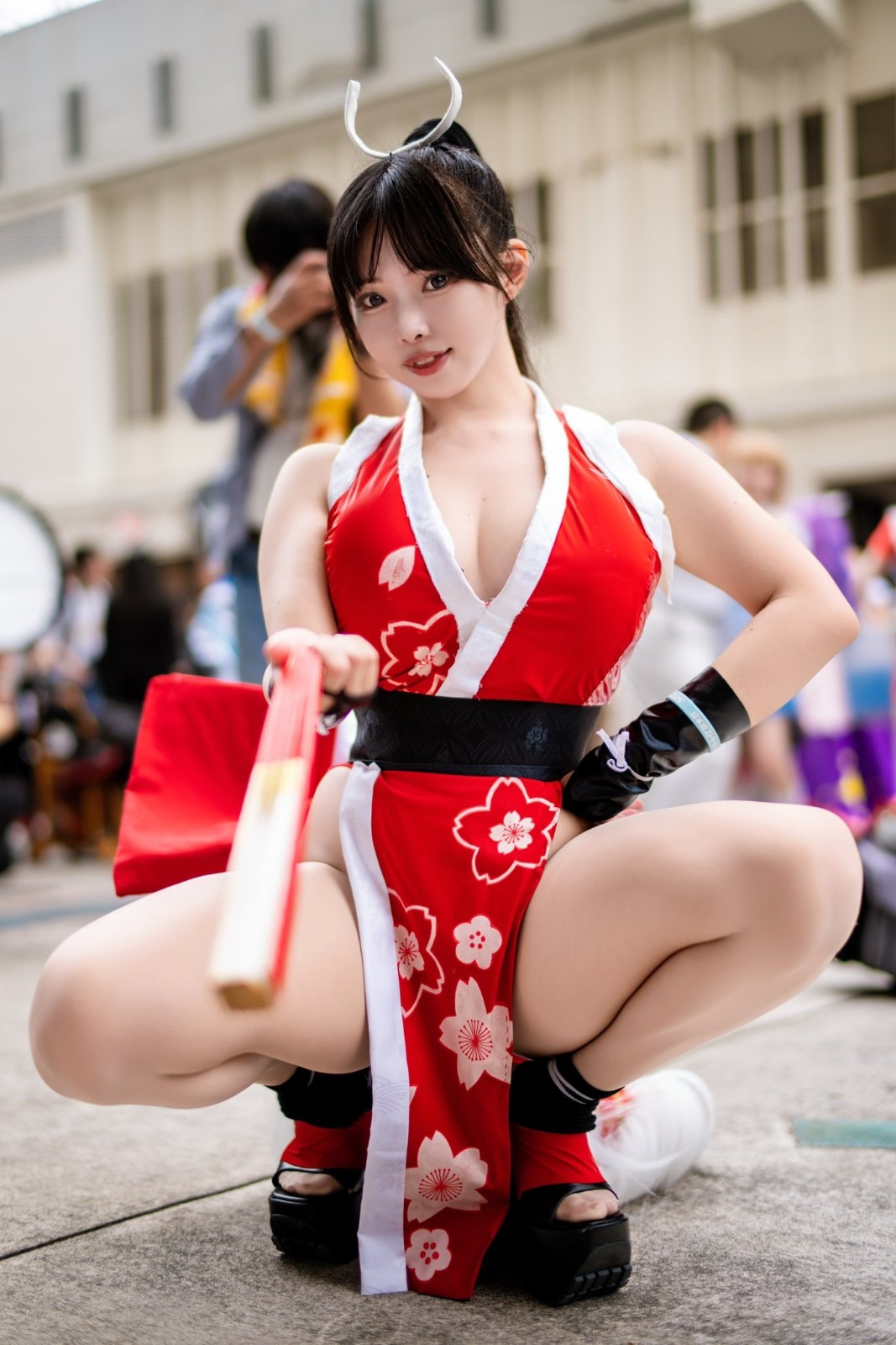 日本美女Cos《街霸》春麗美圖 黑絲大粗腿太對味了