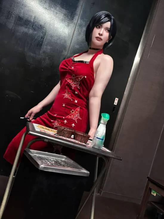 《生化危机4》艾达王COS美图 身材太好让人想狂啃