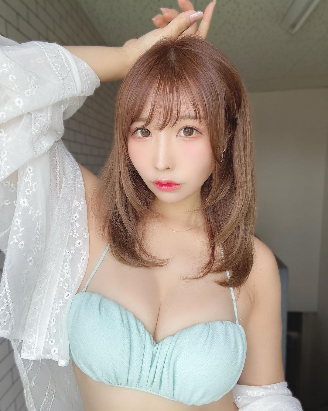 日本美女しらほしなつみ福利图 超胸猛让人难抵挡