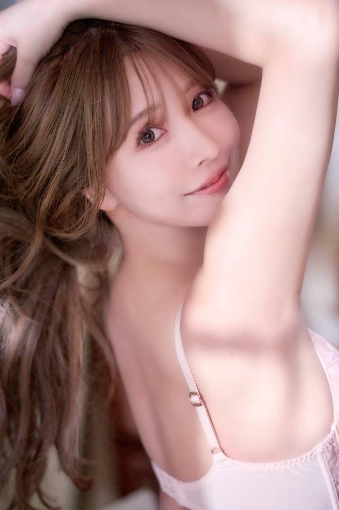 3DM輕松一刻第1475期 想不想跟臥鋪美女打個(gè)招呼