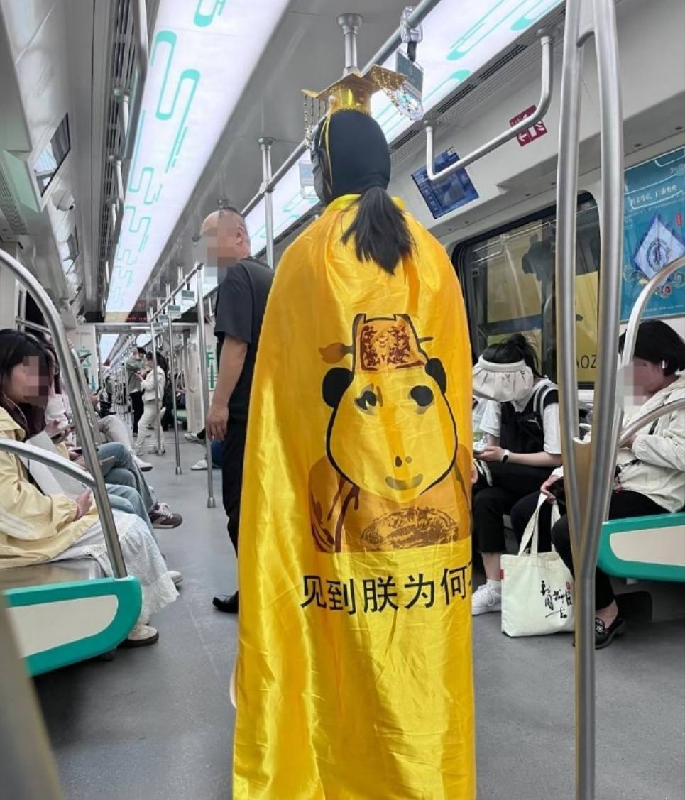 周五福利囧圖云飛系列 人長得好看穿什么也好看！