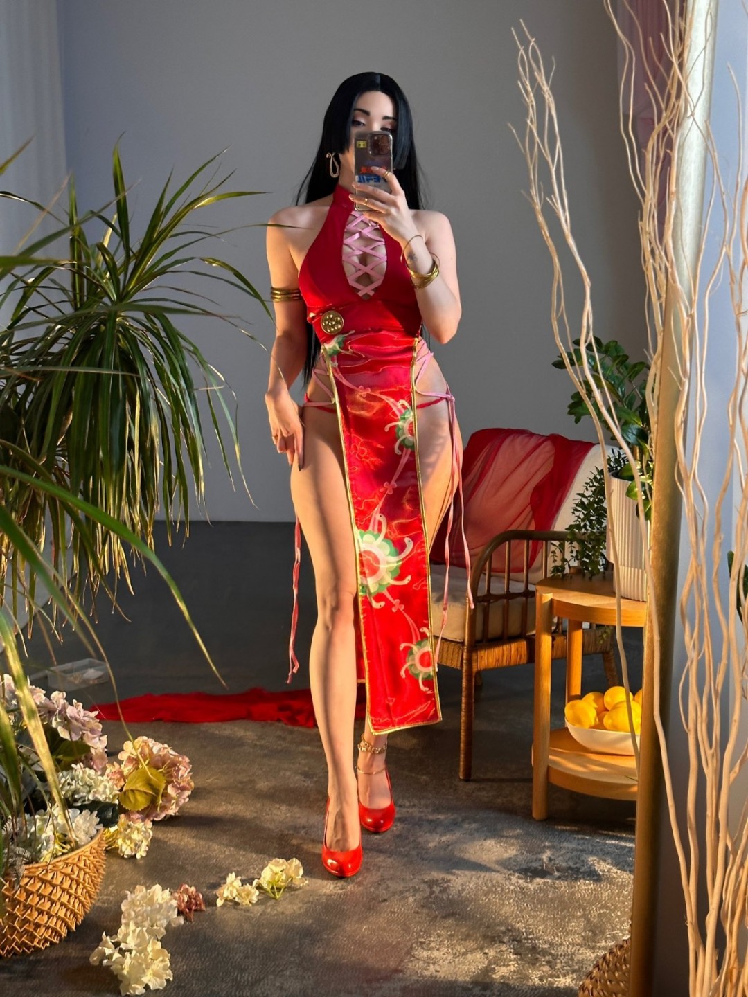 國外美女Cos《黑夜君臨》女爵美圖 完美逼真還原