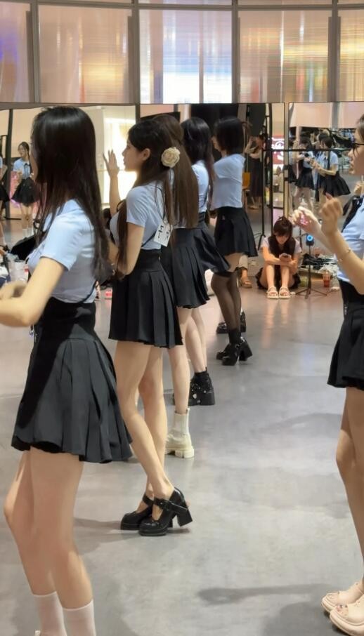 3DM輕松一刻第1478期 面包房的老板娘風(fēng)韻猶存