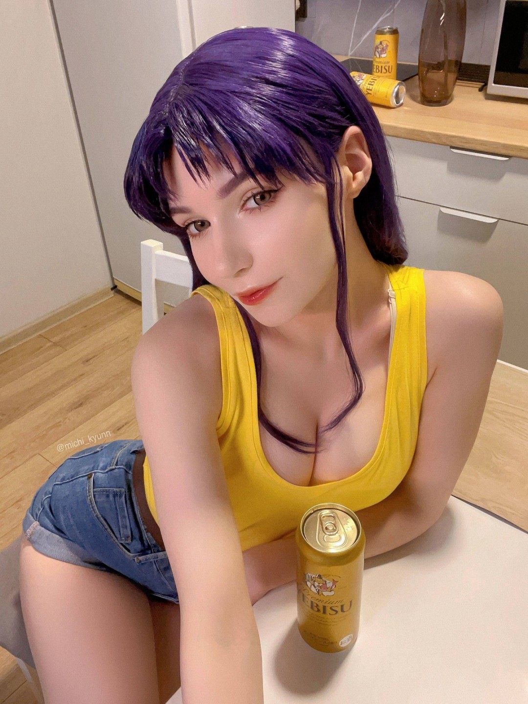 俄羅斯美女Cos《巫師3》希里美圖：車燈亮眼 性感非凡