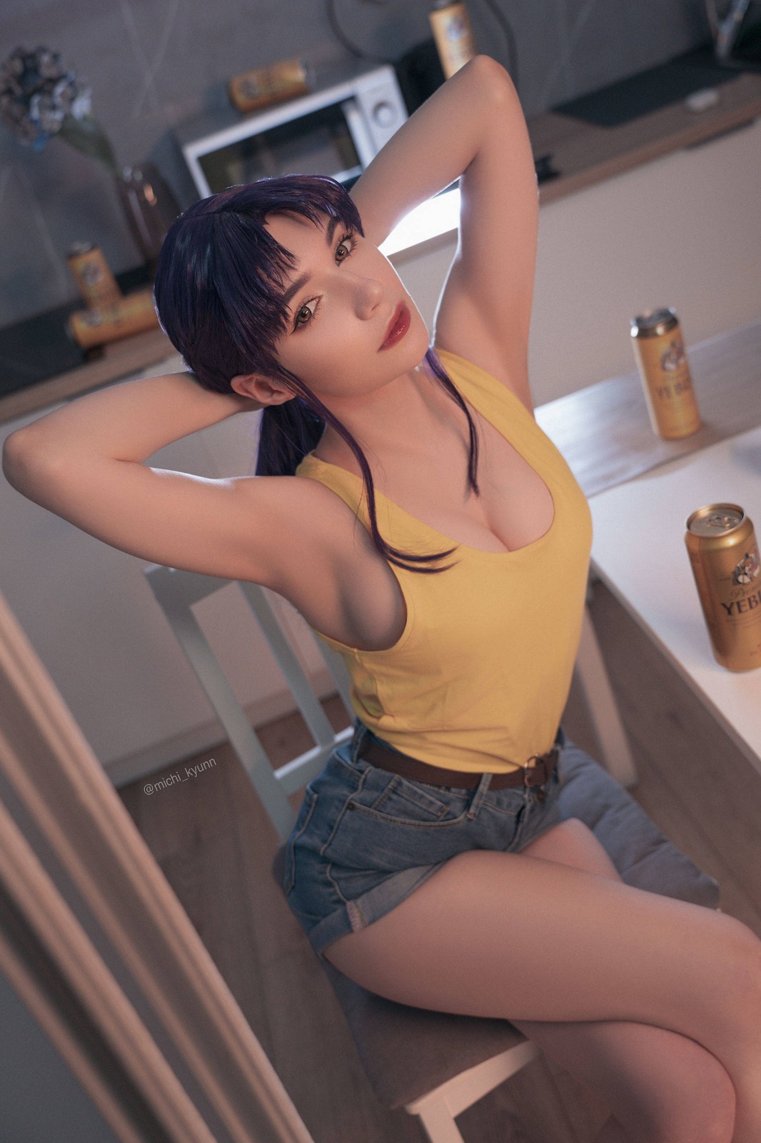 俄羅斯美女Cos《巫師3》希里美圖：車燈亮眼 性感非凡