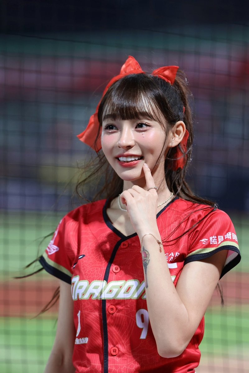 中国台湾啦啦队女神林襄福利图 甜美又活泼！
