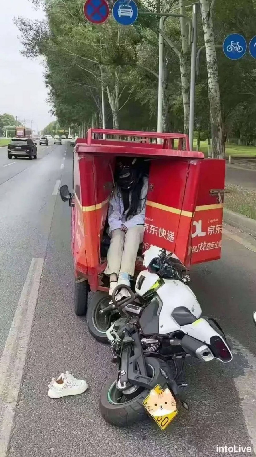 周五福利囧圖云飛系列 看到她微笑感覺空氣都變甜