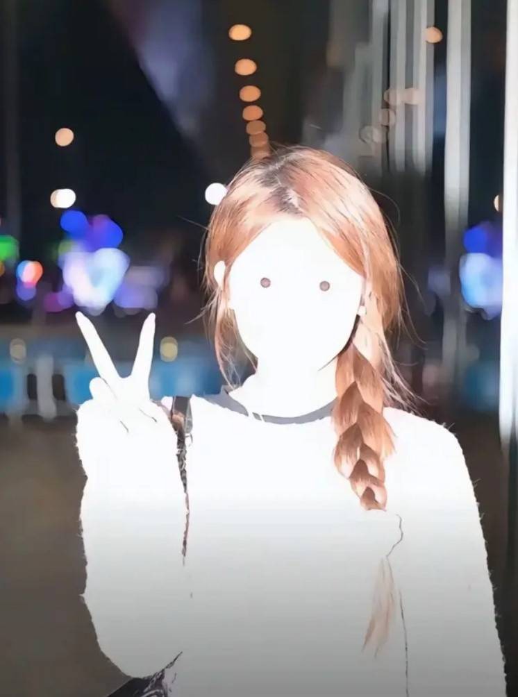 周一內(nèi)涵囧圖云飛系列 美女姿勢(shì)特別這節(jié)目效果不錯(cuò)