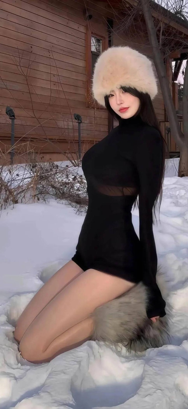 周五福利囧圖云飛系列 美女穿了泳裝為何還穿黑絲