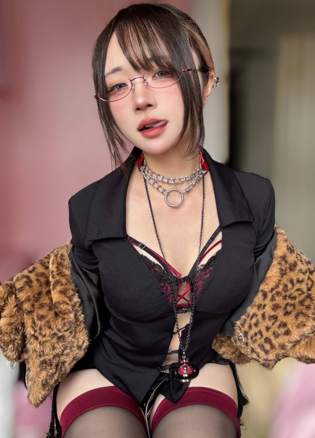 中國香港美女Coser絲美圖賞 澀氣滿滿大長腿很頂