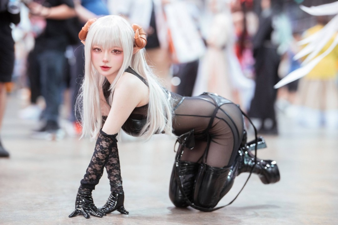 中国香港美女Coser丝美图赏 涩气满满大长腿很顶