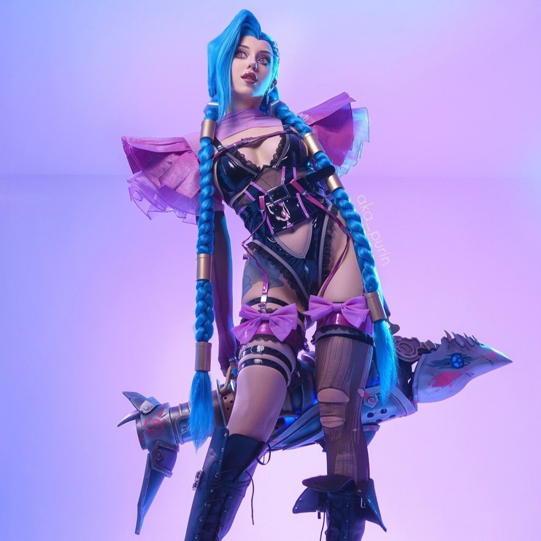 波蘭美女Cos《劍星》女主伊芙 穿泳裝秀絕美身材